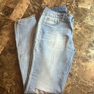 Stonewashed blue color jeans